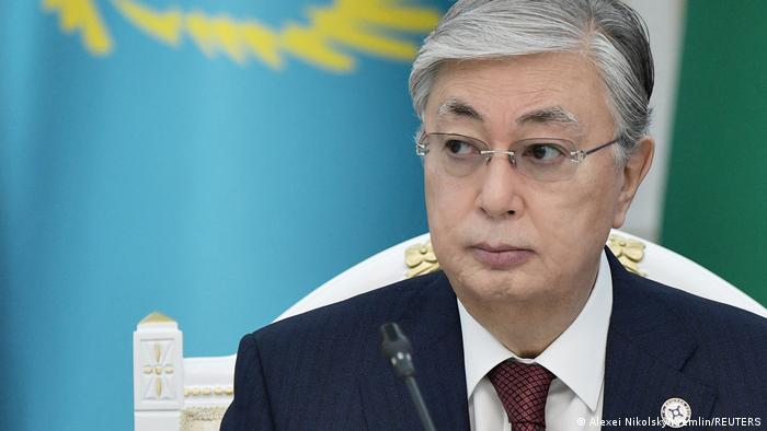 Presidente de Kazajistán ordena «disparar a matar» contra los manifestantes