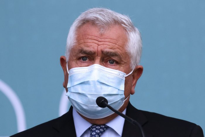 Ministro Paris tras alza de contagios: «No se ha visto reflejado en sistema hospitalario»