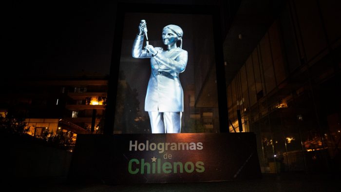 Hologramas gigantes de ocho metros llegan a plaza de Puente Alto