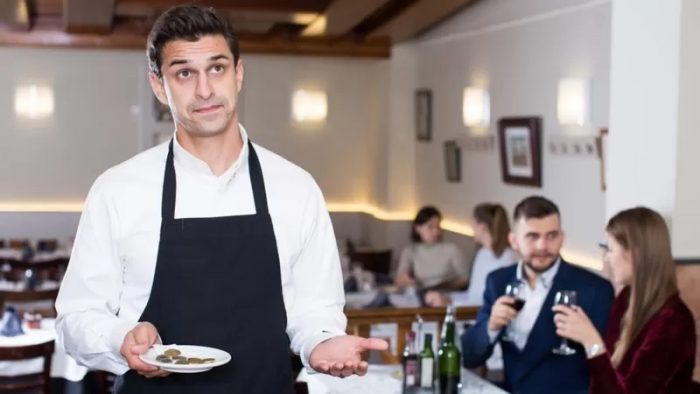 Por qué dar propina es casi obligatorio en Estados Unidos y de dónde viene la (odiada por muchos) cultura «tipping»