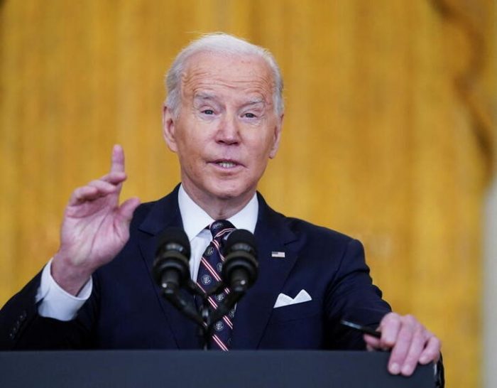 Biden anuncia sanciones contra Rusia y envío de soldados a países bálticos