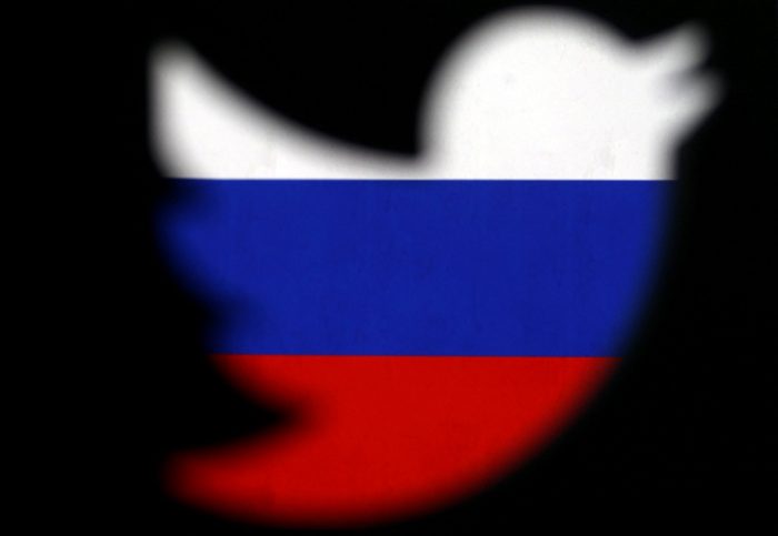 Twitter etiquetará y reducirá la visibilidad de los tuits vinculados a los medios estatales rusos