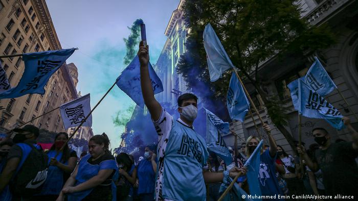 Argentina: miles marchan nuevamente contra acuerdo con FMI