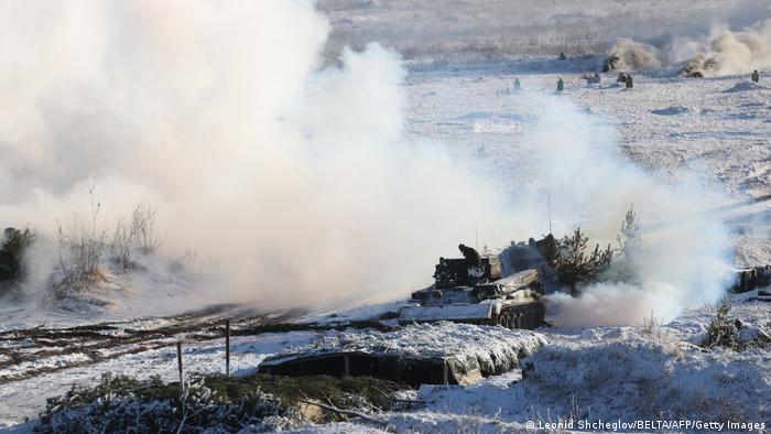 Moscú afirma haber concluido parte de las maniobras militares junto a la frontera ucraniana