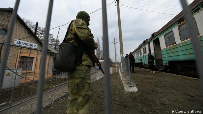 Ucrania decreta el estado de excepción y acusa a Rusia de «agresión armada»