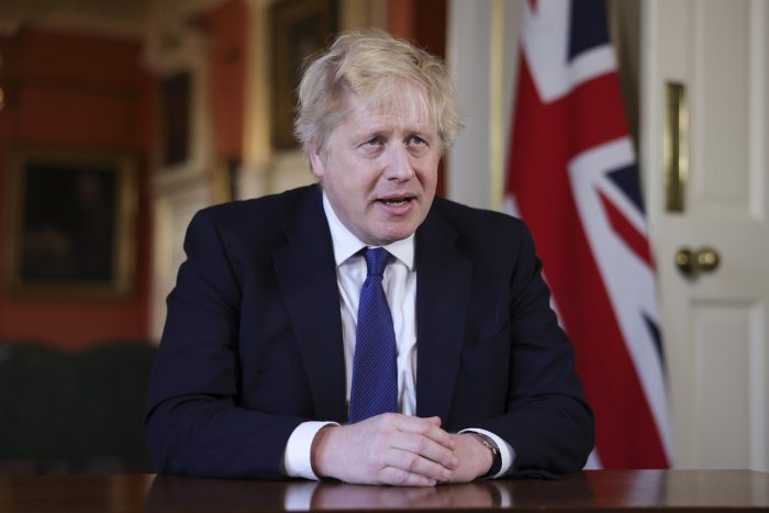 Boris Johnson califica a Vladimir Putin como «dictador» y advierte que su acción militar en Ucrania «debe terminar en fracaso»