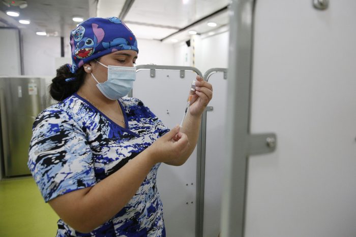 12 mil funcionarios de salud no cuentan con su esquema de vacunación completa contra el Covid-19