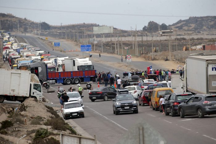 Camioneros de Coquimbo siguieron movilizados durante esta mañana a pesar de convenio del gremio con el gobierno
