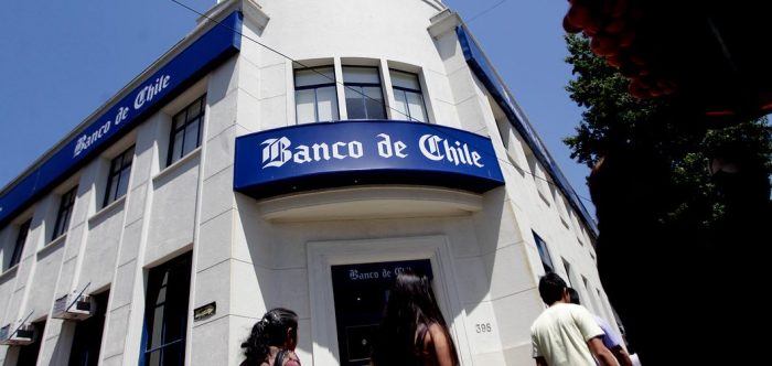 Sernac presentó demanda colectiva a Banco de Chile tras detectar «cláusulas abusivas» en contratos