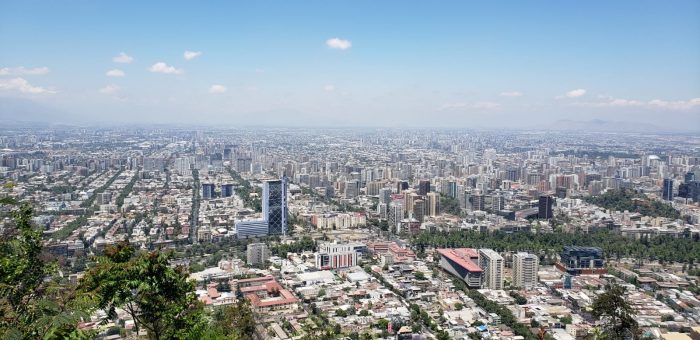 Oferta de viviendas para arrendar cae a la mitad y ocupación alcanza en promedio un 97,9% en el Gran Santiago