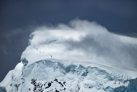 Histórico despliegue de planeador submarino autónomo en el estrecho de Magallanes