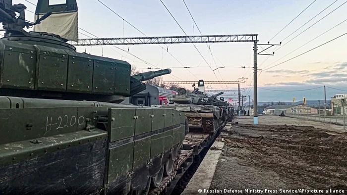 Rusia regresa a cuarteles algunas tropas desplegadas en la frontera con Ucrania