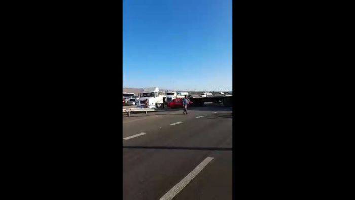 Camioneros bloquean rutas en Antofagasta tras asesinato de chófer