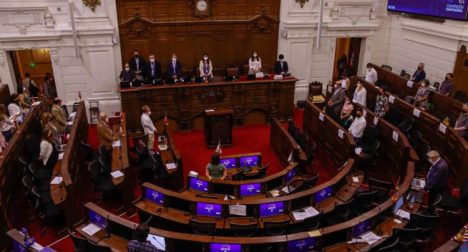 Incluido el ministro Arrau: Exconstituyentes de derecha conmemorarán triunfo del "Rechazo"