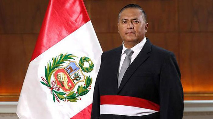 Colegio Médico del Perú exige renuncia inmediata del nuevo ministro de Salud por promocionar «productos sanitarios sin ninguna base científica»