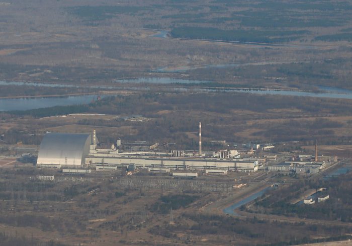 Tras desconexión de central nuclear Chernobyl por los ataques rusos, expertos advierten que enfriamiento del combustible pone en peligro a toda Europa