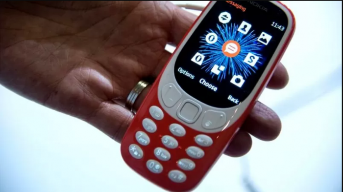 «Teléfonos tontos»: el resurgir de los celulares no inteligentes en un mundo hiperconectado