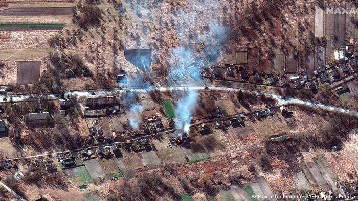 Estados Unidos advierte que Rusia está moviendo bombas de racimo y termobáricas por territorio de Ucrania
