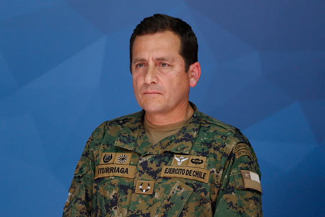 Javier Iturriaga asume como nuevo comandante en jefe del Ejército: «Me comprometo a poner todas mis capacidades en el ejercicio de este cargo»