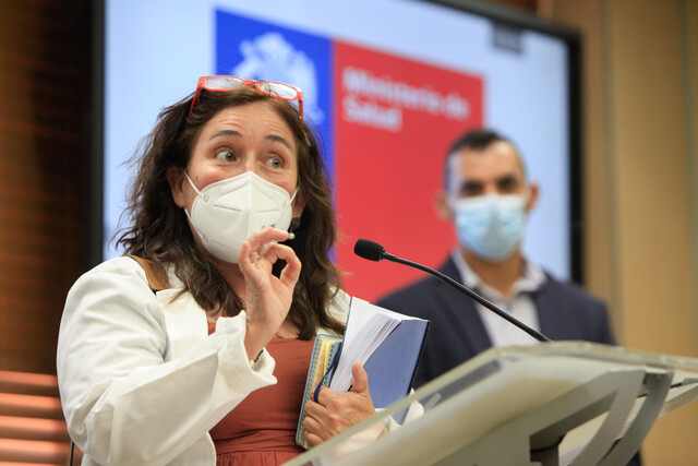 Ministra de Salud proyectó aumento «más lento» de casos Covid-19 en las próximas semanas, pero enfatizó que «la pandemia continúa»