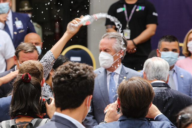 Bellolio dice que Presidente Piñera «no se querellará» contra mujer que le lanzó agua en La Moneda