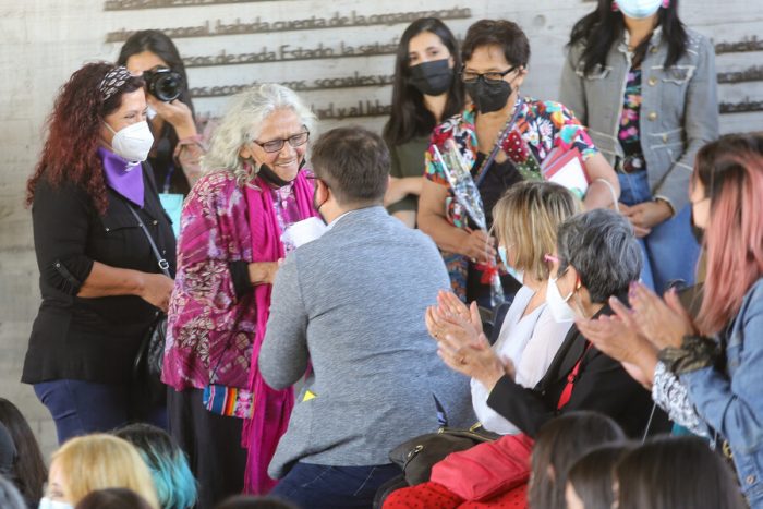 Presidente (e) Boric participó en homenaje a la poetisa La Batucana, en marco de la conmemoración del 8M: «Las mujeres son protagonistas del futuro de Chile»