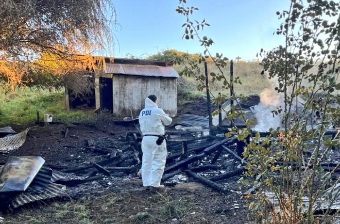 Investigan ataque incendiario en Lanco: no hubo heridos y dos casas fueron quemadas