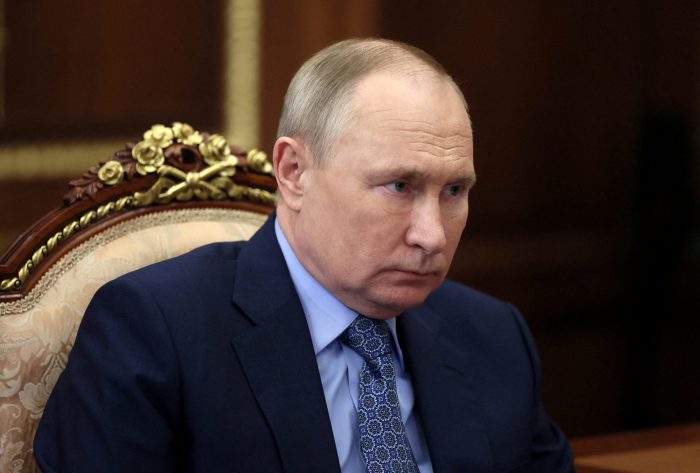 Sondeo: popularidad de Putin aumenta a más del 80% en Rusia desde ofensiva contra Ucrania