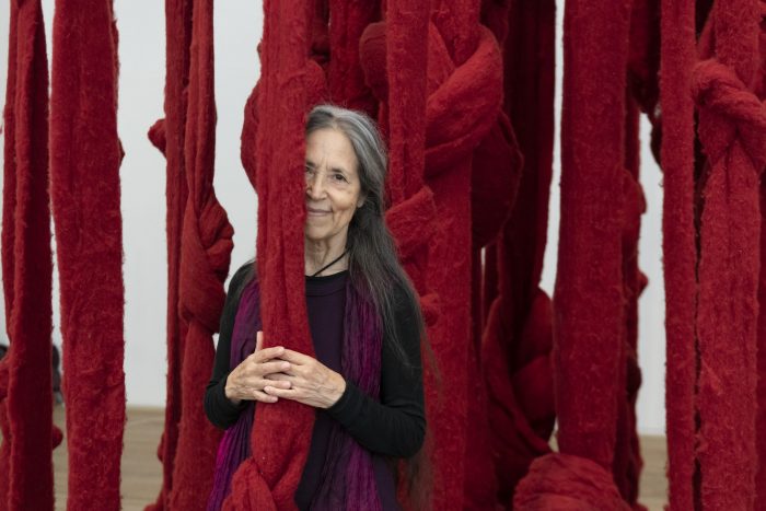 Poeta y artista visual Cecilia Vicuña entra por la puerta ancha al prestigioso Tate Modern de Londres