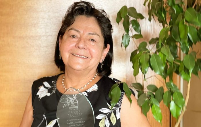 Profesora de Instituto Nacional recibe premio de asociación astronómica internacional de universidades