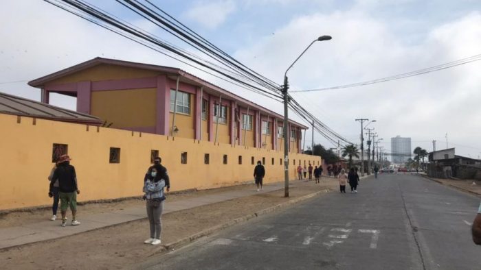 Siete menores de edad resultaron detenidos tras atacar colegio en Coquimbo