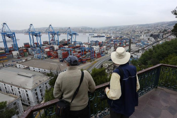 Chile afianza recuperación económica en 2021 con alza histórica del PIB tras restricciones por pandemia