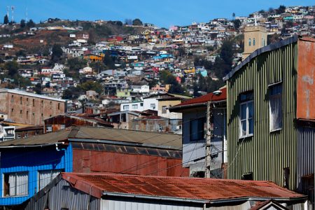 Investigación revela que Región de Valparaíso presenta agua potable contaminada con pesticidas y ácido cianúrico