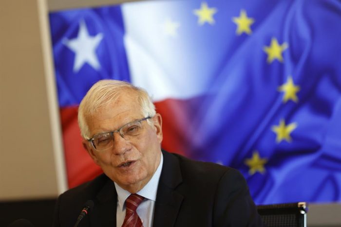 Representante de la UE Josep Borrell asegura que Chile es «muy atractivo» para la transición a energías renovables