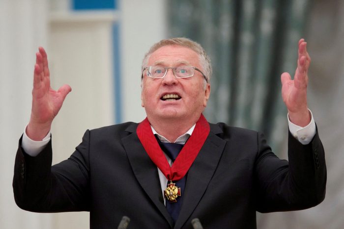 Líder ultraderechista ruso Zhirinovsky muere a los 75 años, recibe tributo de Putin