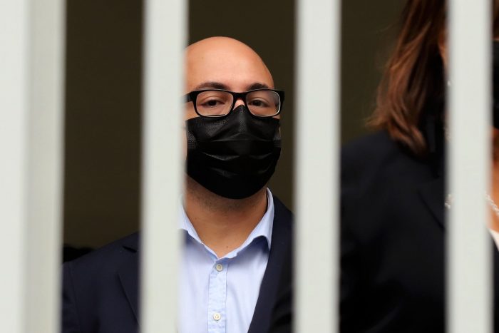 Gendarmería confirmó ingreso de cineasta condenado por abuso Nicolás López a penal de Casablanca
