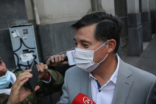 Caso Fraude en el Ejército: general (r) Martínez asistió a declarar a oficina de la ministra Romy Rutherford por el procesamiento en su contra
