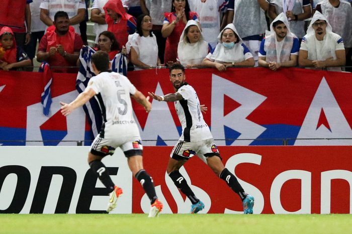 Colo-Colo logra importante triunfo como visita ante Fortaleza de Brasil en su debut en la Copa Libertadores