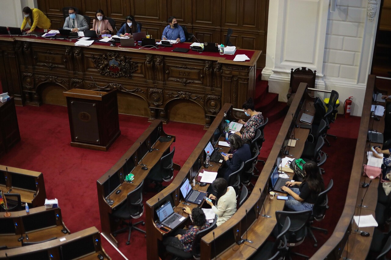 Comunidad científica en vilo ante votación en la Convención sobre norma para estabilidad laboral de investigadores