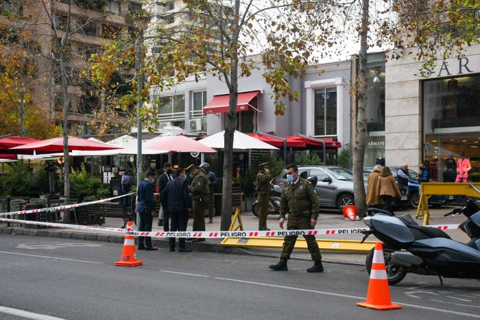 Registran asalto en tienda Sarika Rodrik en Las Condes: delincuentes efectuaron disparos en la vía pública