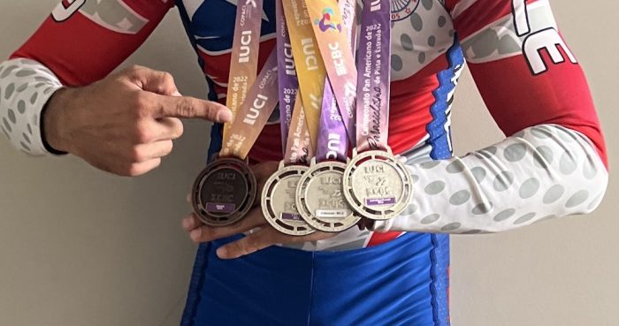Ciclista chileno hace historia y obtiene 4 medallas en paraciclismo