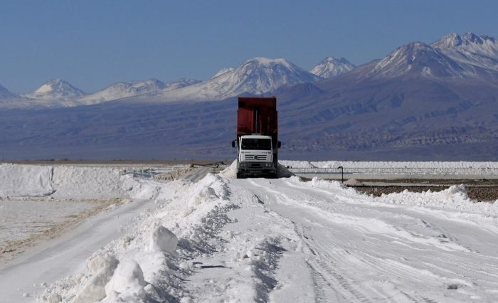 Rusia admite la gravedad del cese de los envíos de litio de Chile y Argentina