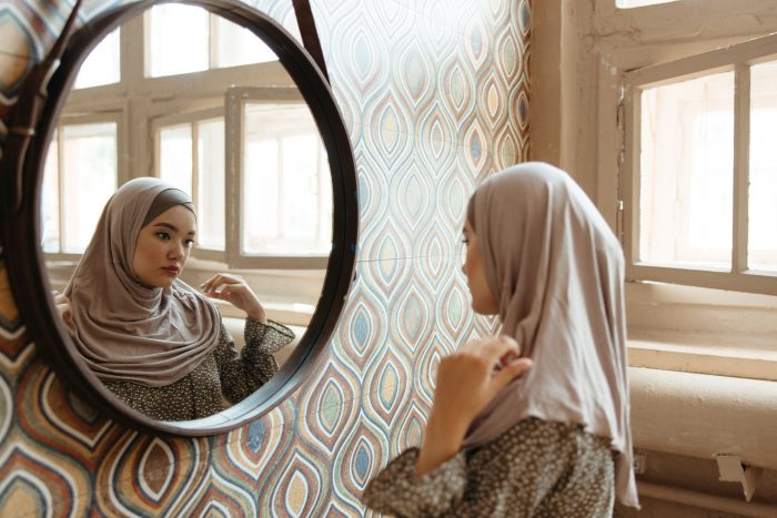 Por qué el velo de las mujeres está en el centro del proyecto de los islamistas