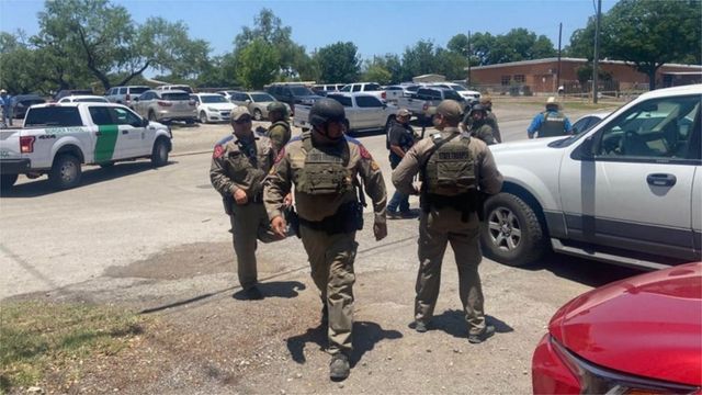 Robb Elementary School: al menos 14 niños y un maestro mueren en un tiroteo en una escuela primaria de Texas