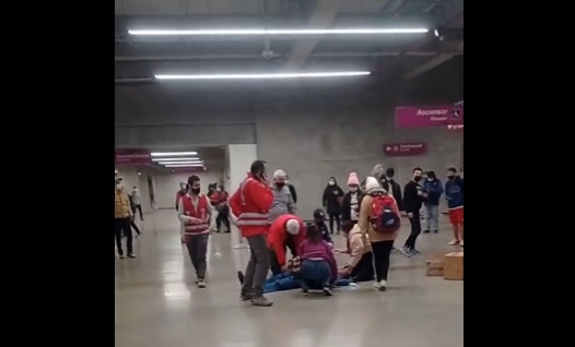 Ocho trabajadores del Metro resultaron heridos tras operativo de desalojo de comerciantes ambulantes en la estación Ñuñoa