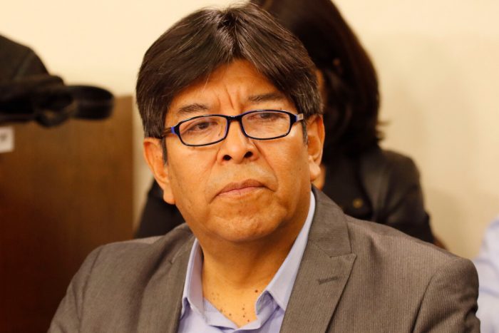 Senador Velásquez apunta a Máximo Pacheco por caso Metrogas: «¿Nos puede garantizar que no va a ocurrir en Codelco?»