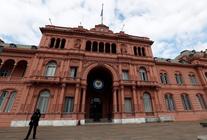 Inflación será de 60% y economía crecerá 2% en Argentina en 2023, según proyecto de presupuesto