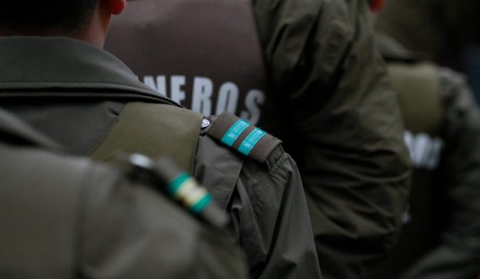 Biobío: al menos 60 encapuchados realizan ataque armado contra carabineros en predio de Arauco