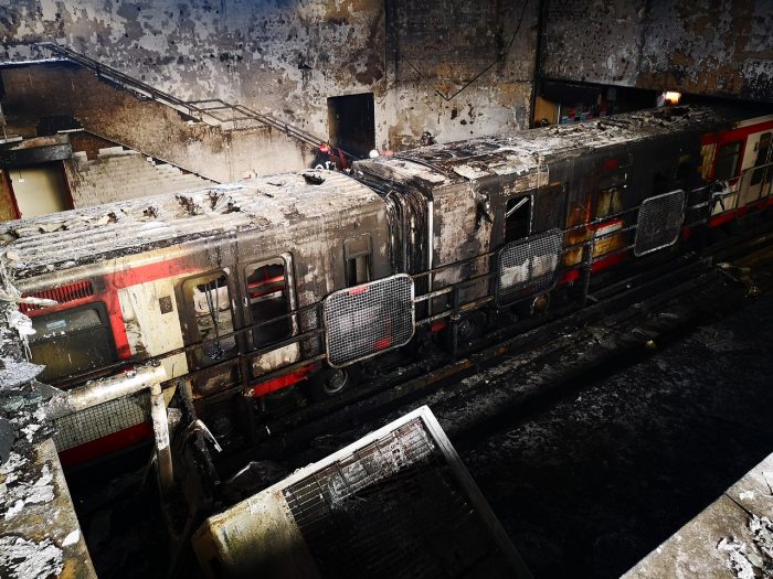 Diputados formarán comisión investigadora para indagar incendios que afectaron a estaciones del Metro durante el estallido social