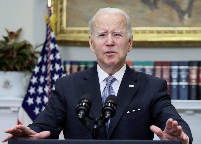 Joe Biden llama a enfrentar el «odio» tras tiroteo en Búfalo que dejó 10 muertos